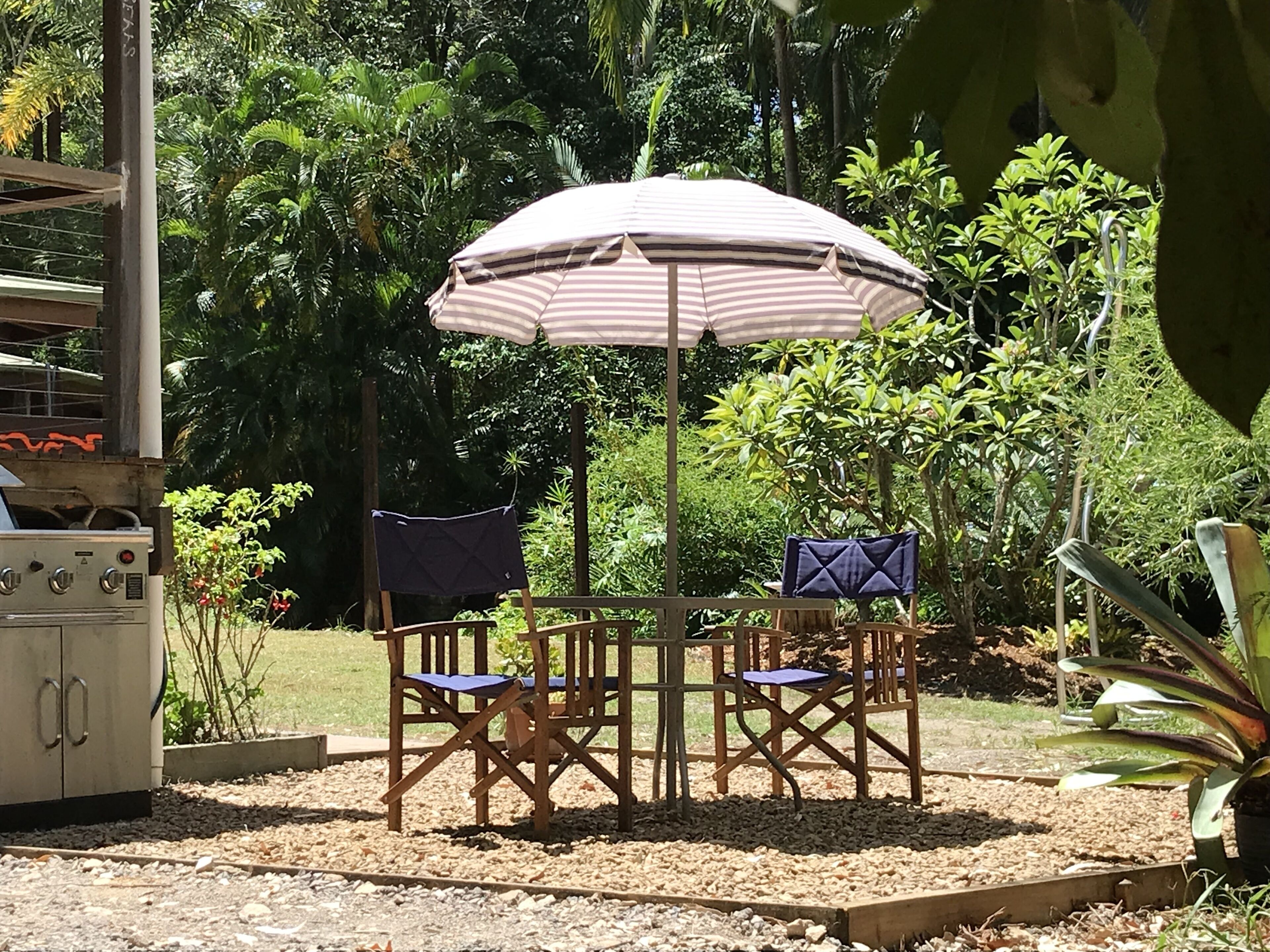 The Artist Studio - secluded hideaway perfect for couples getaway and family fun