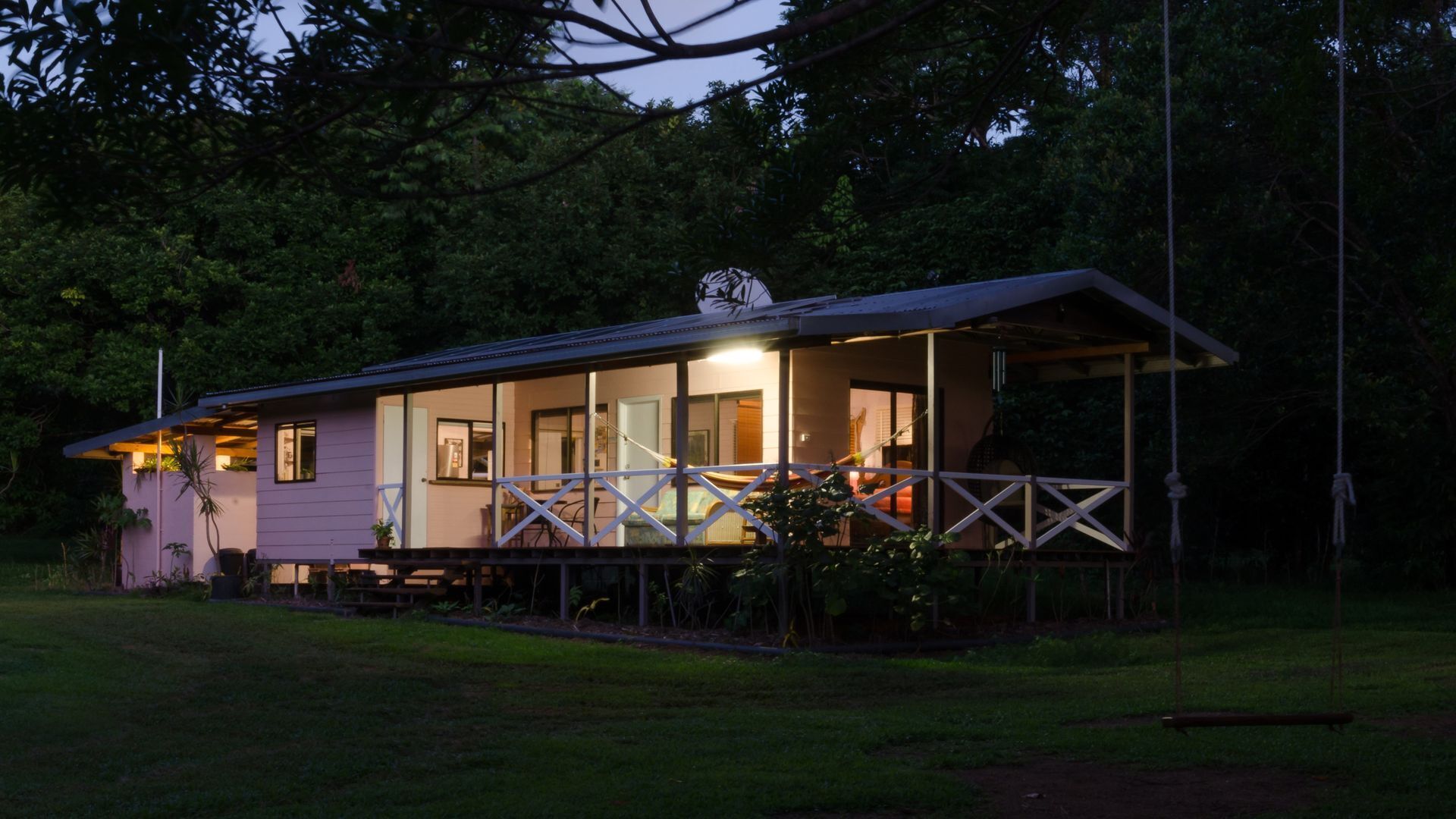 Hibiscus Cottage - Rainforest With Private Creek