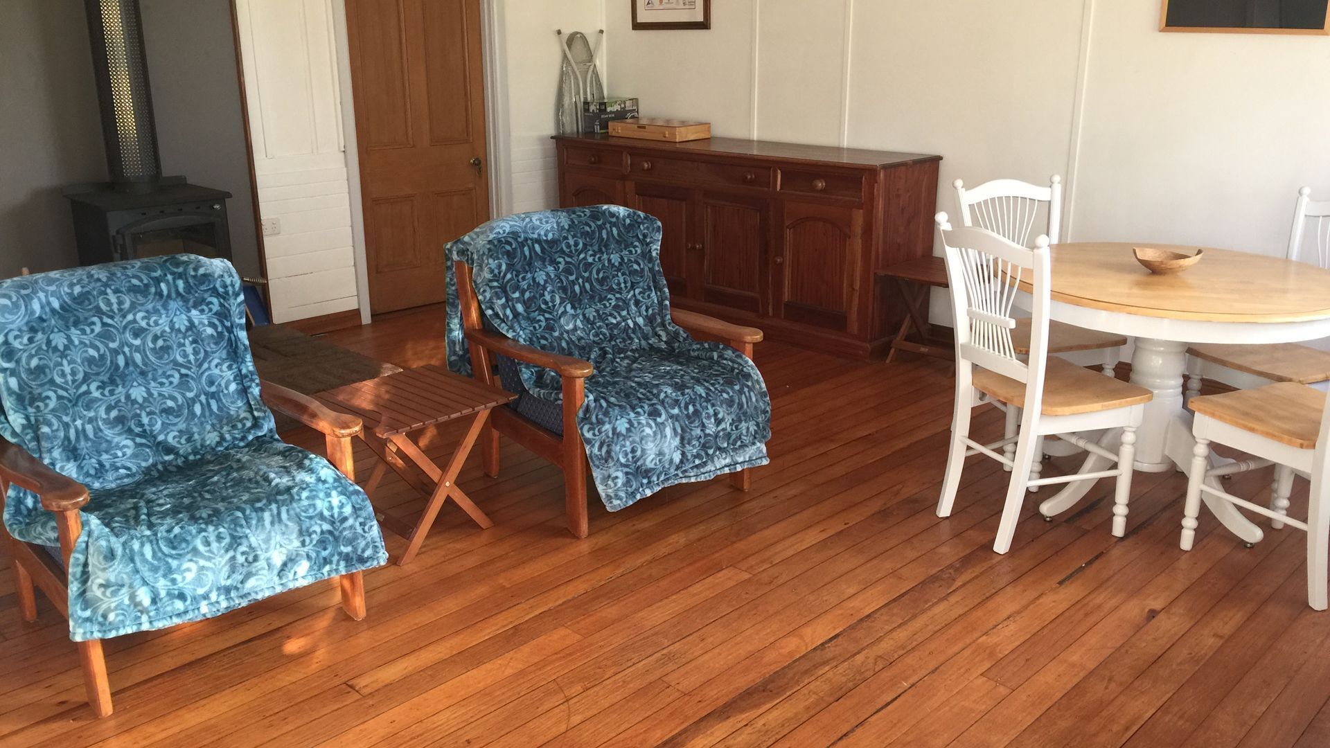 Pechey Homestead Farmstay - Jacaranda Cottage