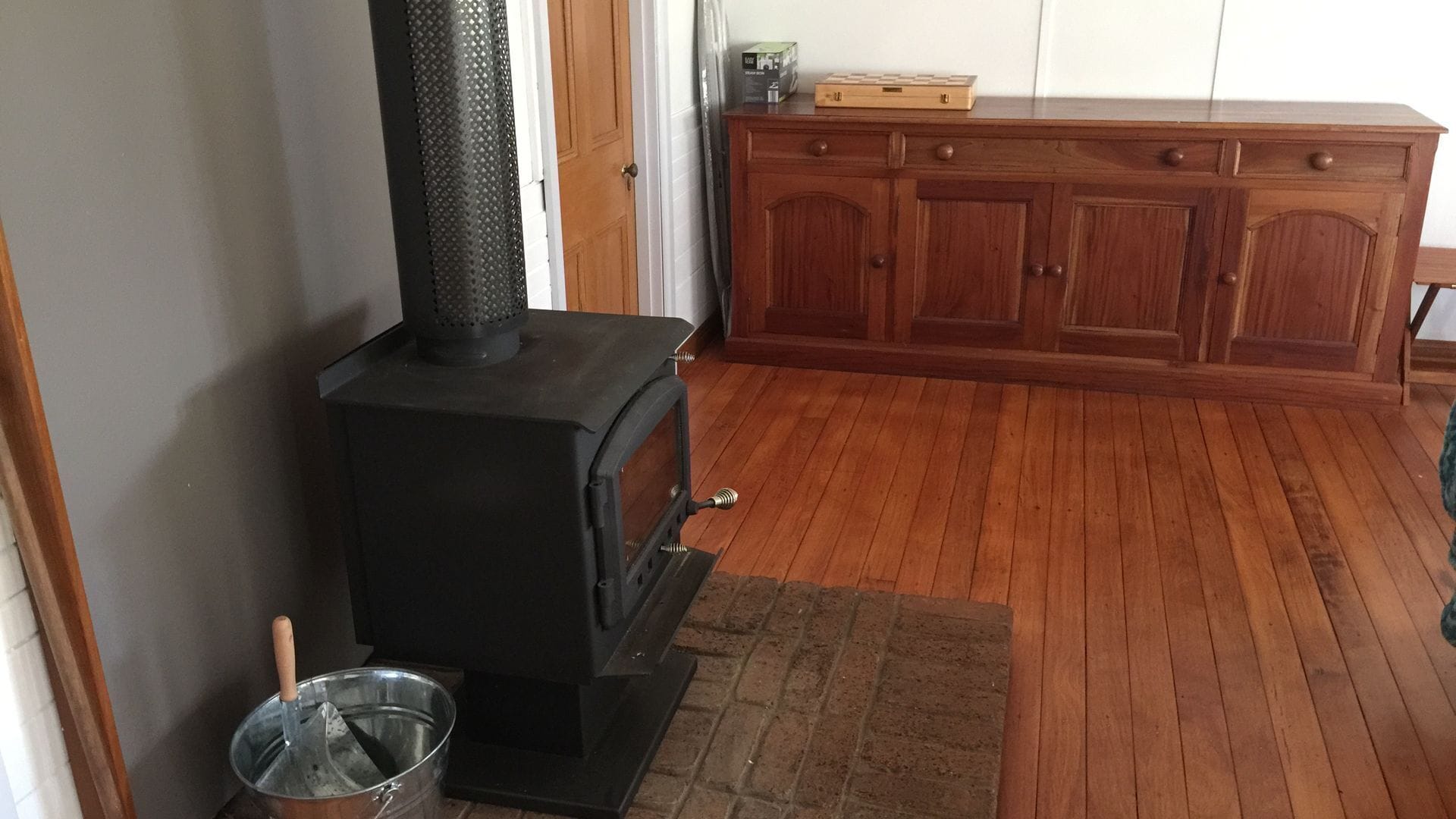 Pechey Homestead Farmstay - Jacaranda Cottage