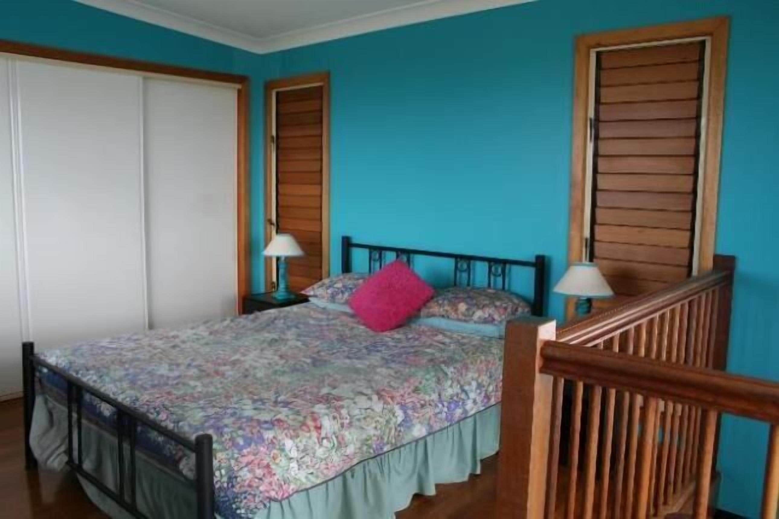 Minnie Manor Minnie Water