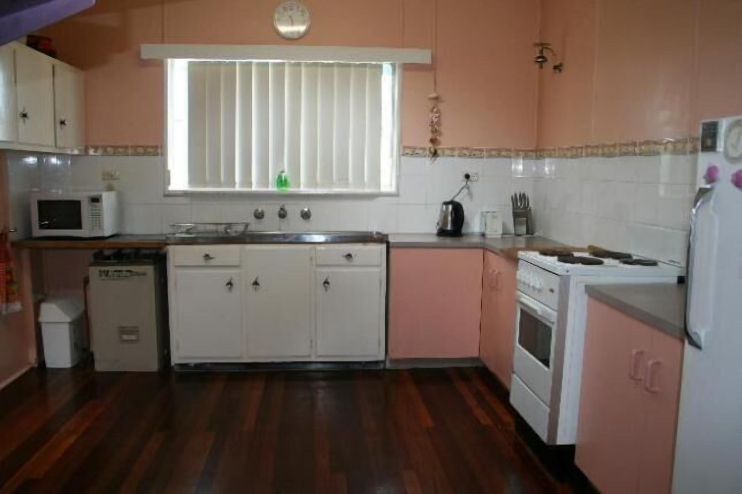 Minnie Manor Minnie Water