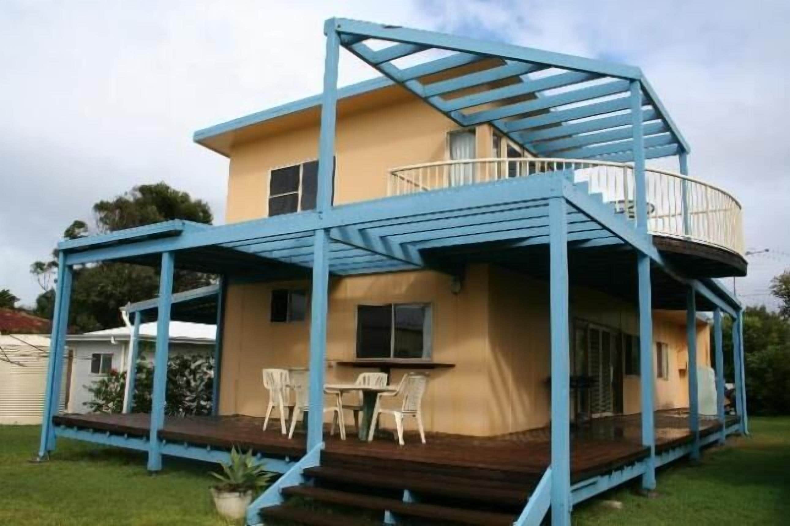 Minnie Manor Minnie Water