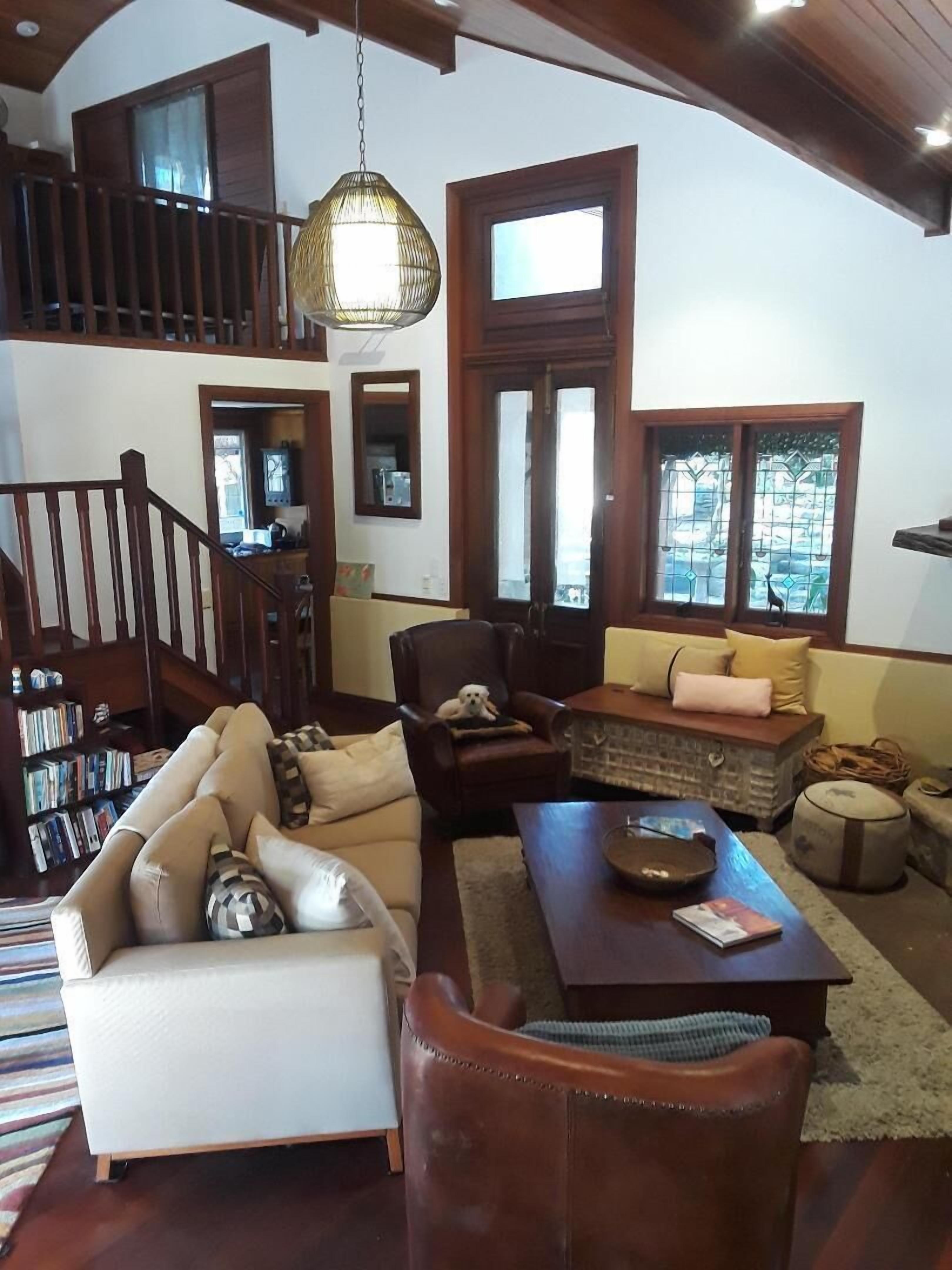 Elegantly-crafted, Beachside Lodge in Valla Beach! Off-peak specials!