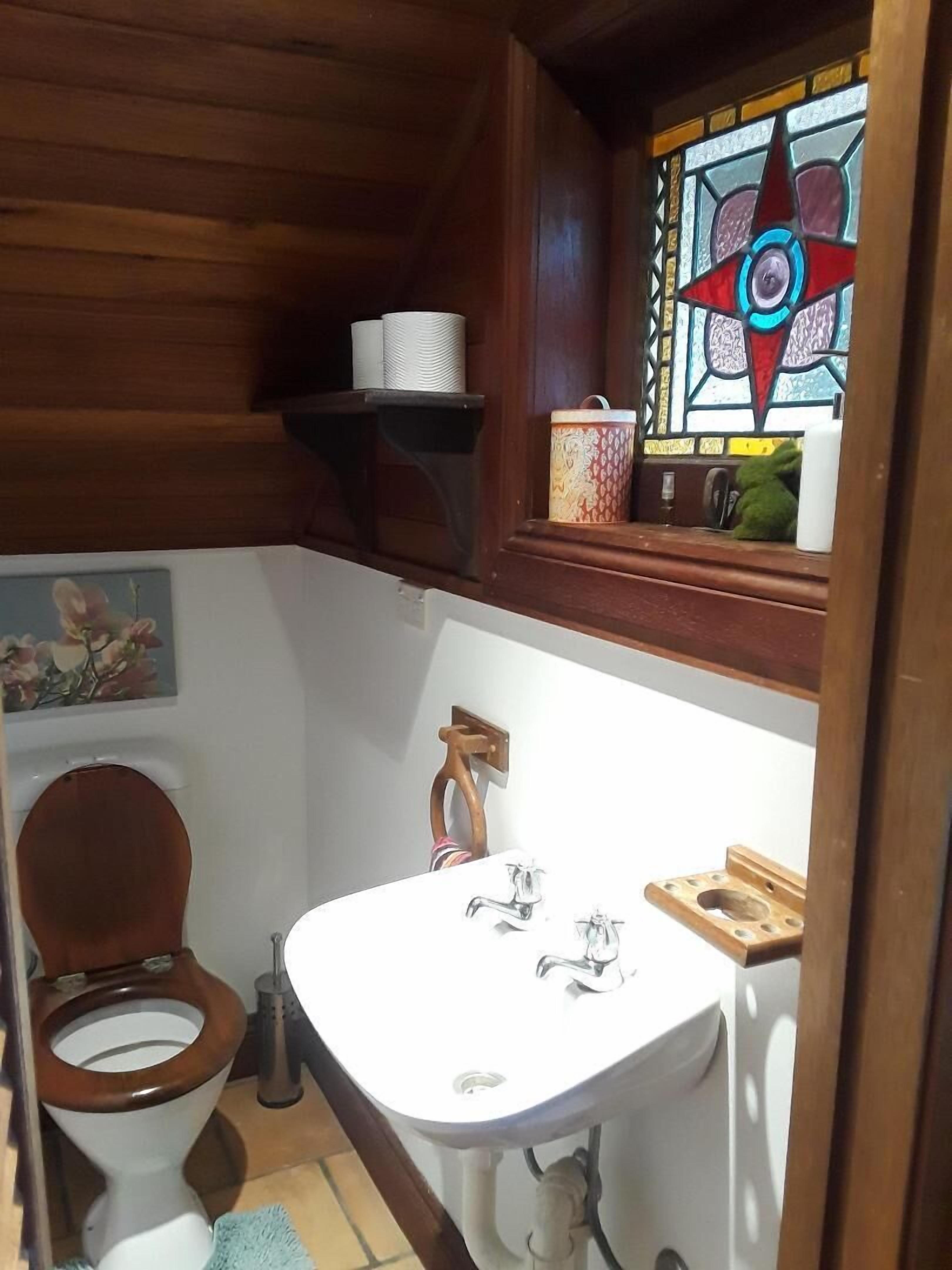 Elegantly-crafted, Beachside Lodge in Valla Beach! Off-peak specials!