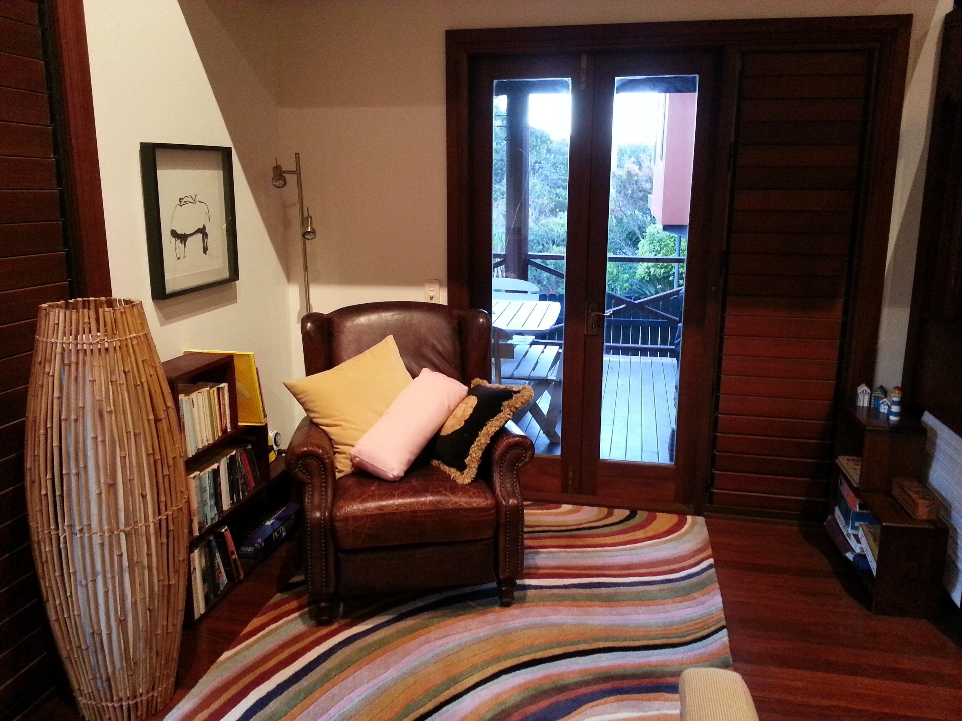 Elegantly-crafted, Beachside Lodge in Valla Beach! Off-peak specials!