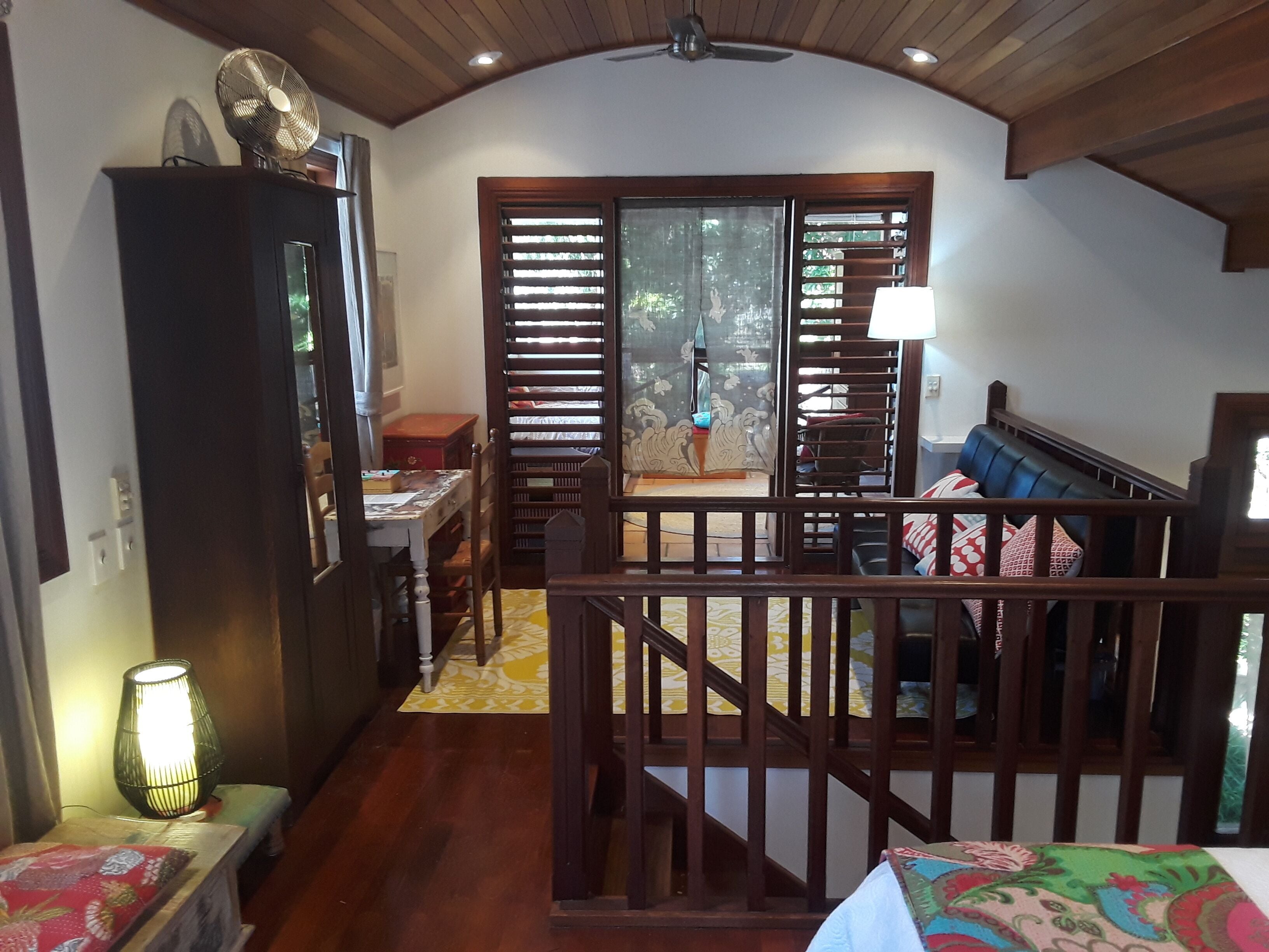 Elegantly-crafted, Beachside Lodge in Valla Beach! Off-peak specials!