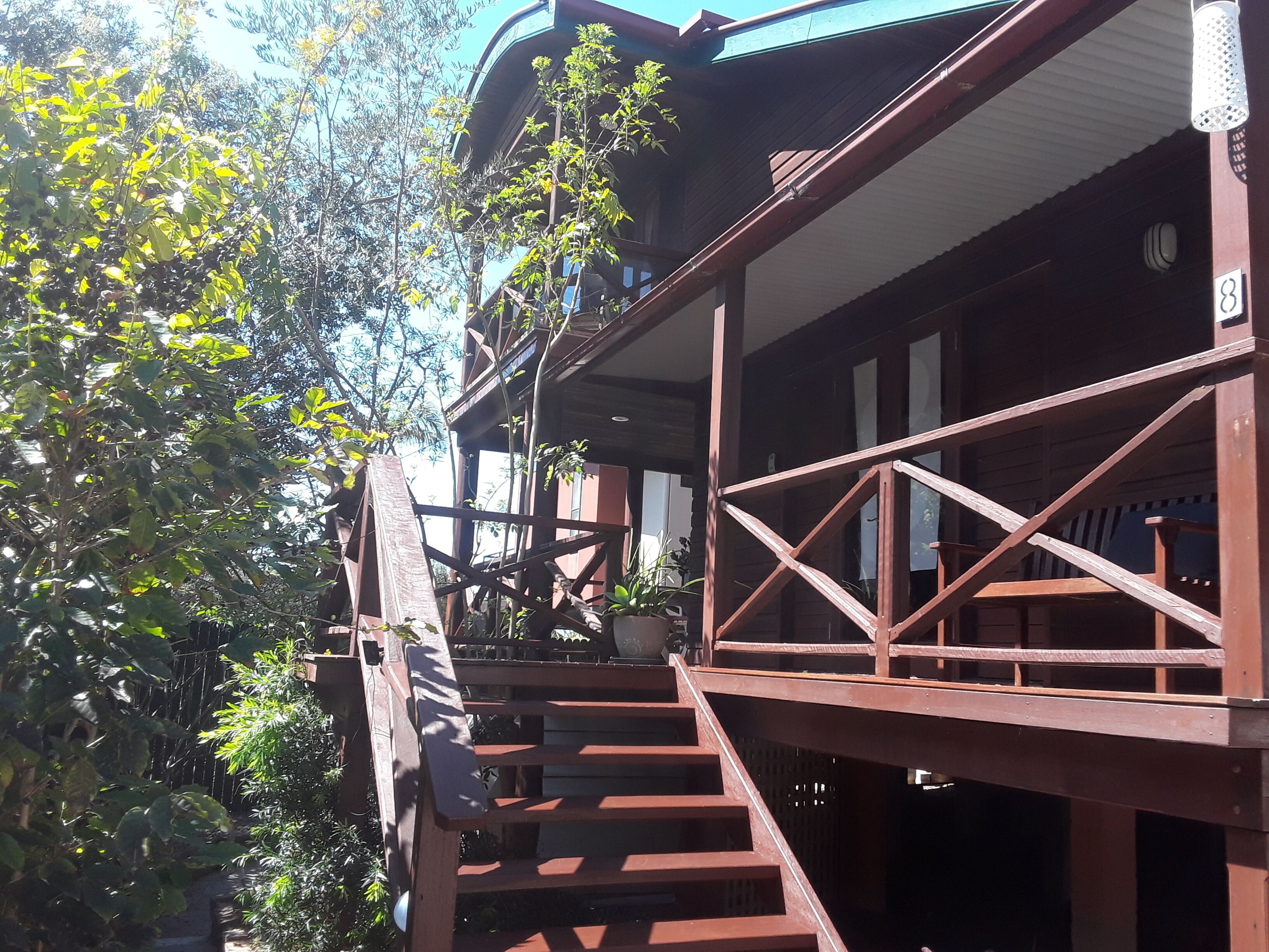 Elegantly-crafted, Beachside Lodge in Valla Beach! Off-peak specials!