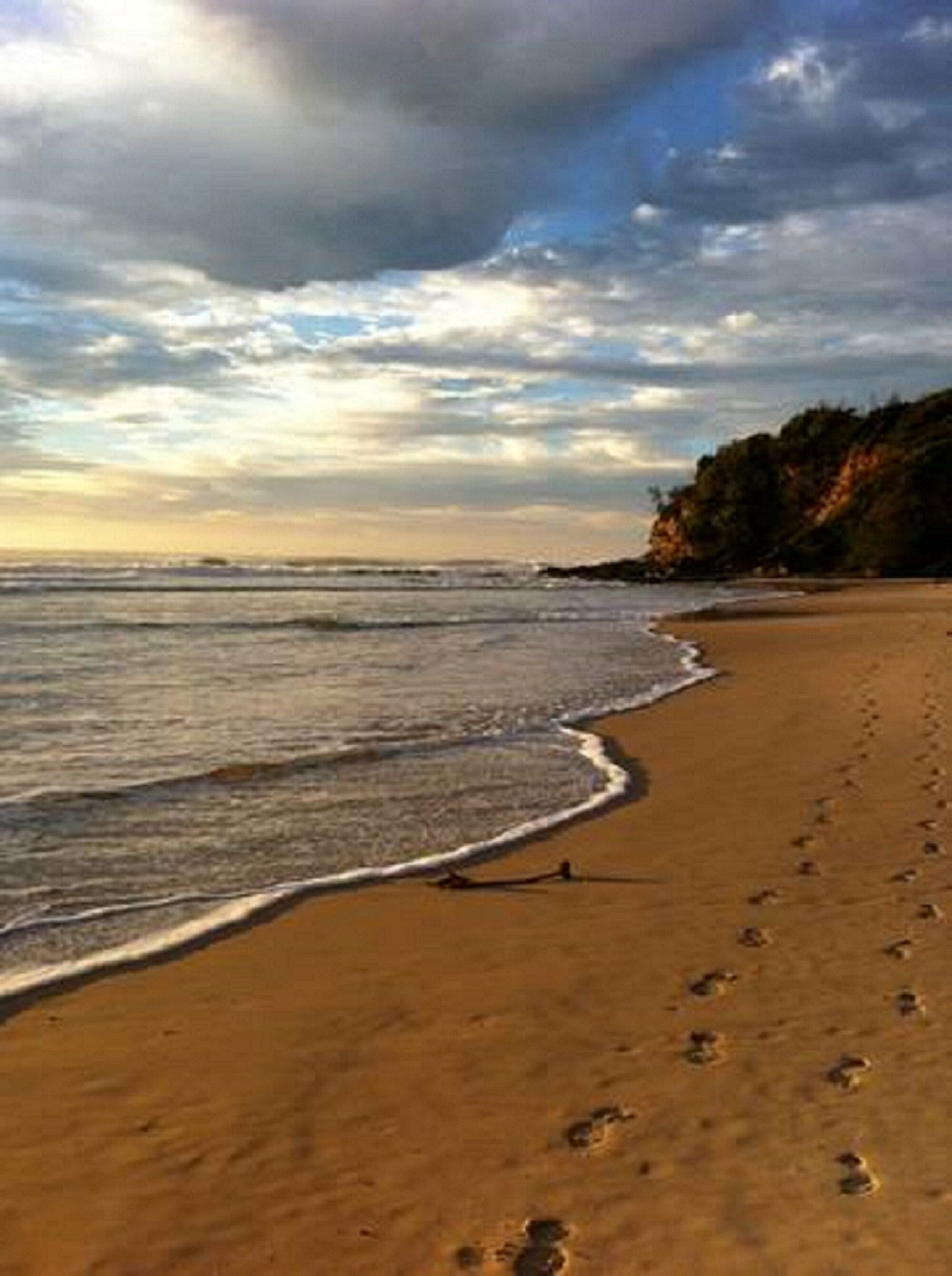 Elegantly-crafted, Beachside Lodge in Valla Beach! Off-peak specials!