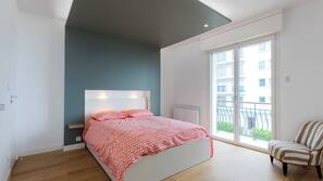 3 chambres, fer et planche à repasser, accès Internet, draps fournis