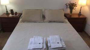 3 bedrooms, iron/ironing board, Internet, linens