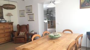 Microwave, coffee/tea maker, cookware/dishes/utensils