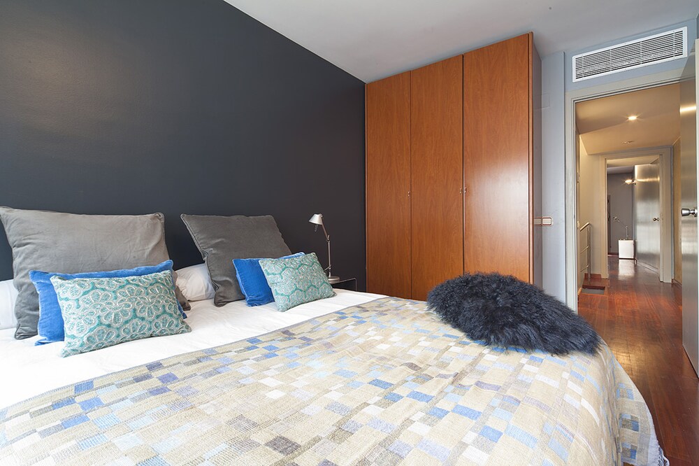 Duplex W Private Terrace For Long Rentals Free Wi Fi My Space Barcelona Barcelona Esp Best Price Guarantee Lastminute Com Au