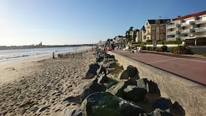 Beach nearby, sun-loungers