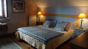2 bedrooms, iron/ironing board, Internet, linens