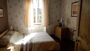 5 chambres, fer et planche à repasser, draps fournis