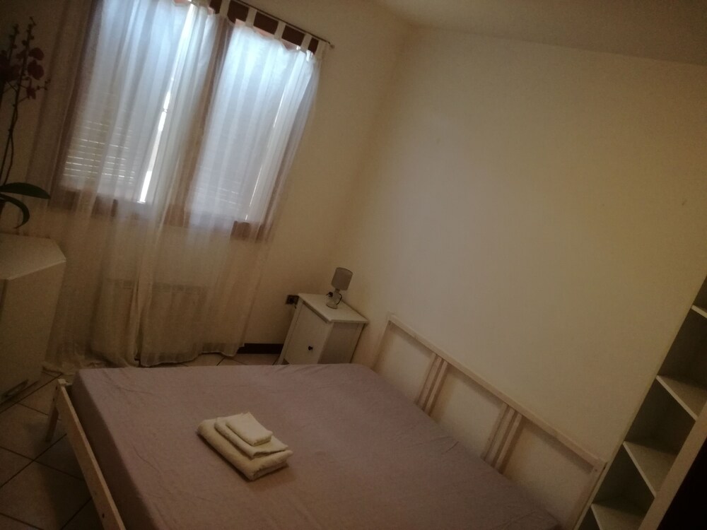 Double Room in a one Minute Apartment From Elmas Airport in Elmas, Italy