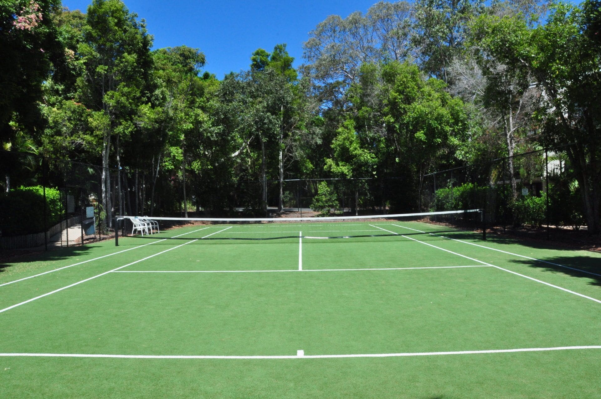 32/15 Rainbow Shores - Unit Overlooking Bushland With Shared Swimming Pool, spa and Tennis Court