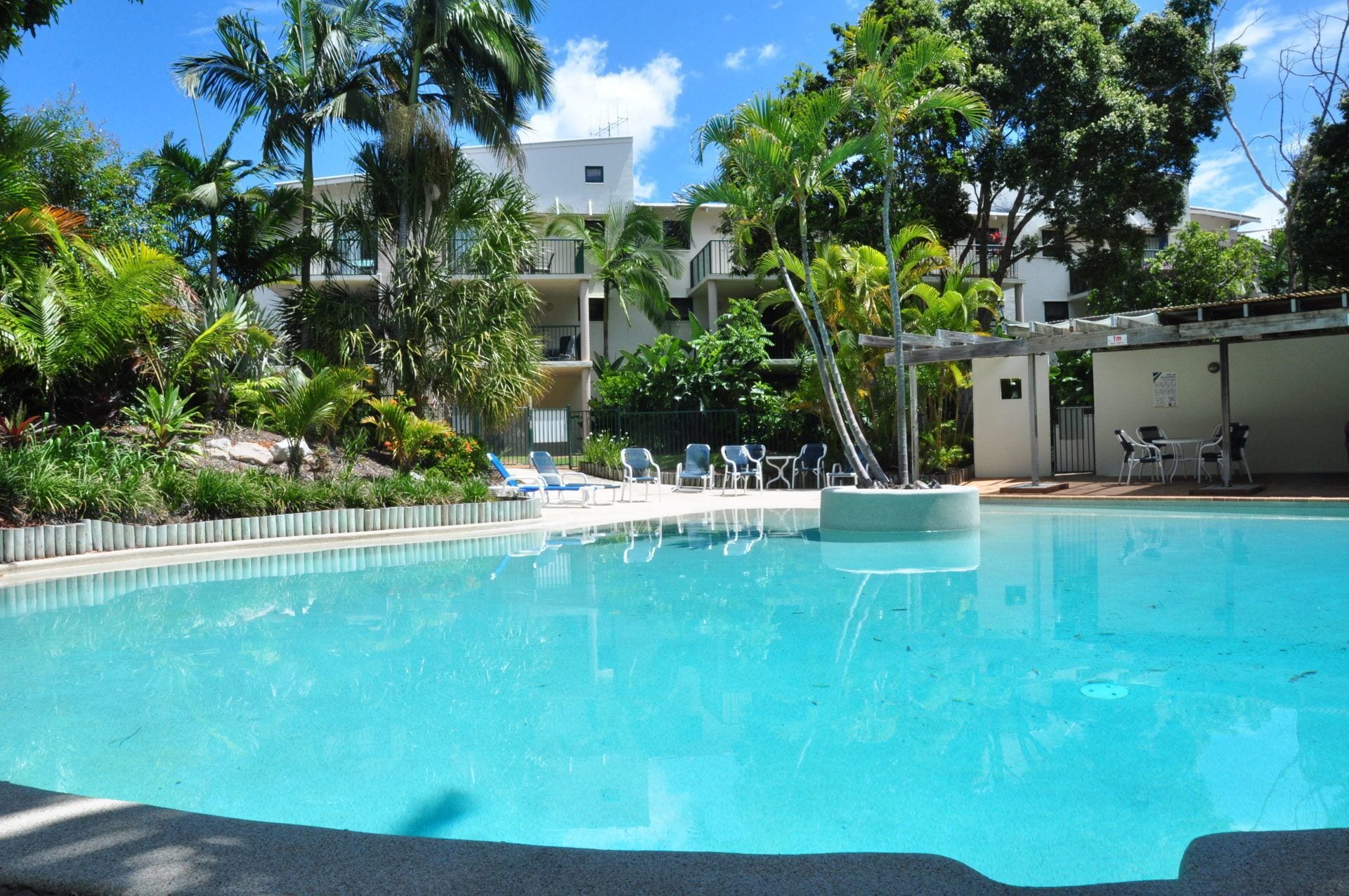32/15 Rainbow Shores - Unit Overlooking Bushland With Shared Swimming Pool, spa and Tennis Court