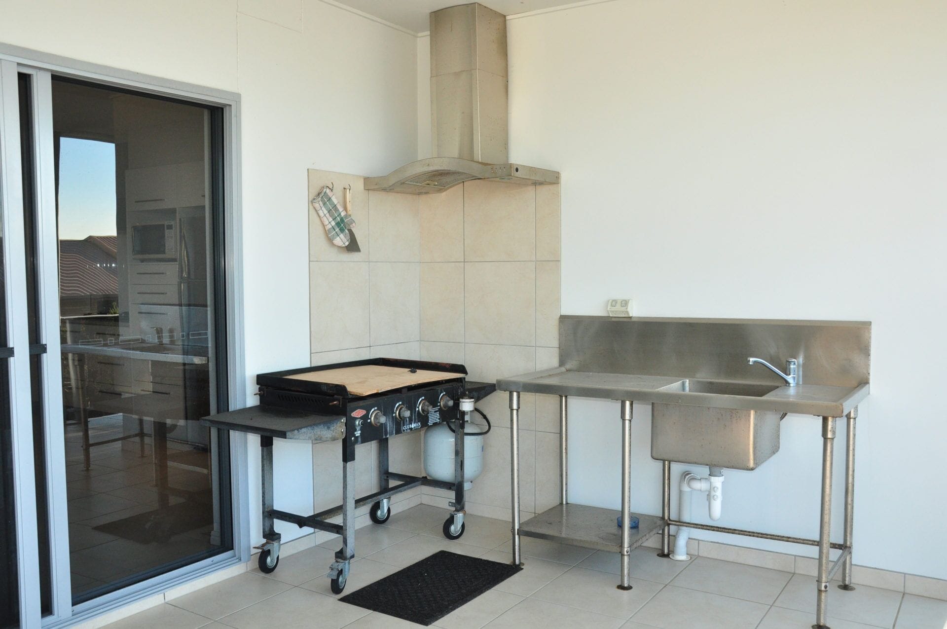 21 Tingira Close - Family Home in a Quiet Street Enjoying Ocean Views