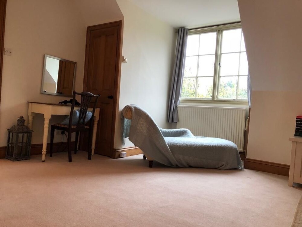 The Cottage Suites At The Manor House Horley Gbr Best Price