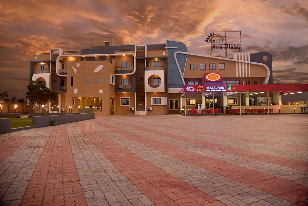 Hotel Sun Plaza In Veraval India Expedia - 