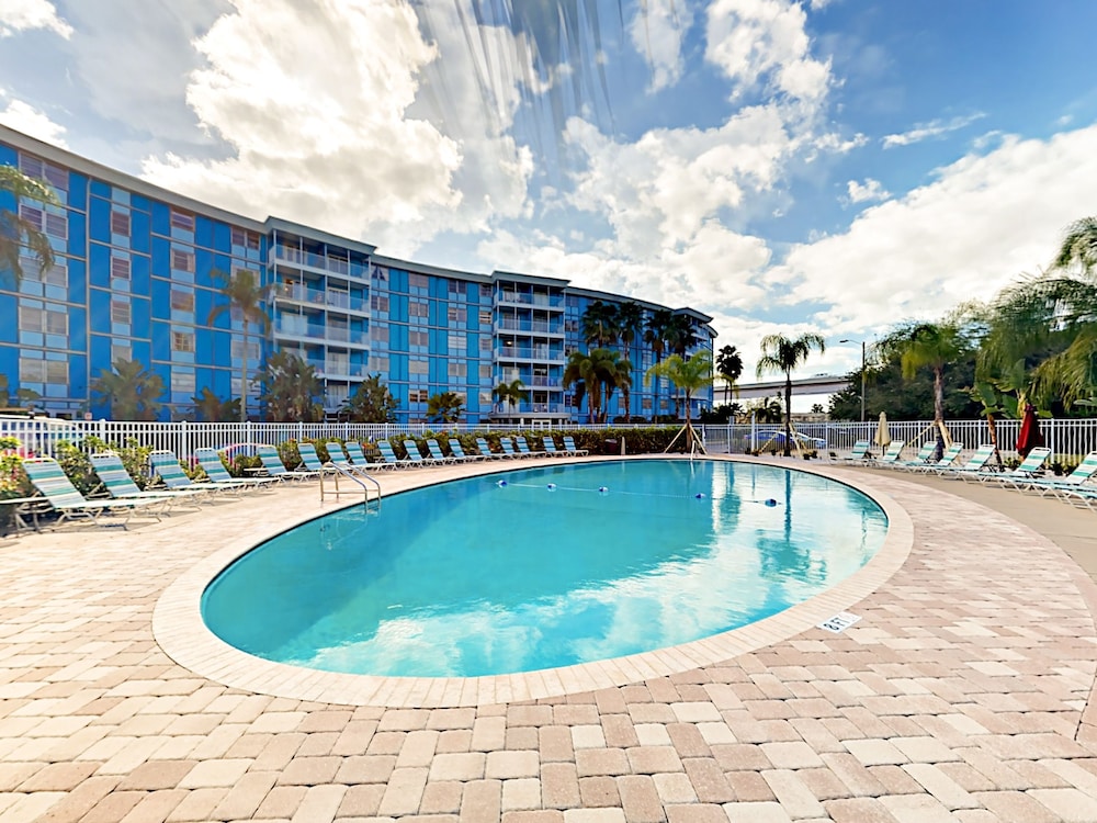 The Wave Unit 517 1 Br Condo, St. Petersburg Clearwater Room