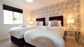 Desk, iron/ironing board, free WiFi, linens