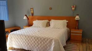 Minibar, blackout drapes