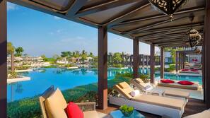 2 outdoor pools, free pool cabanas, pool umbrellas