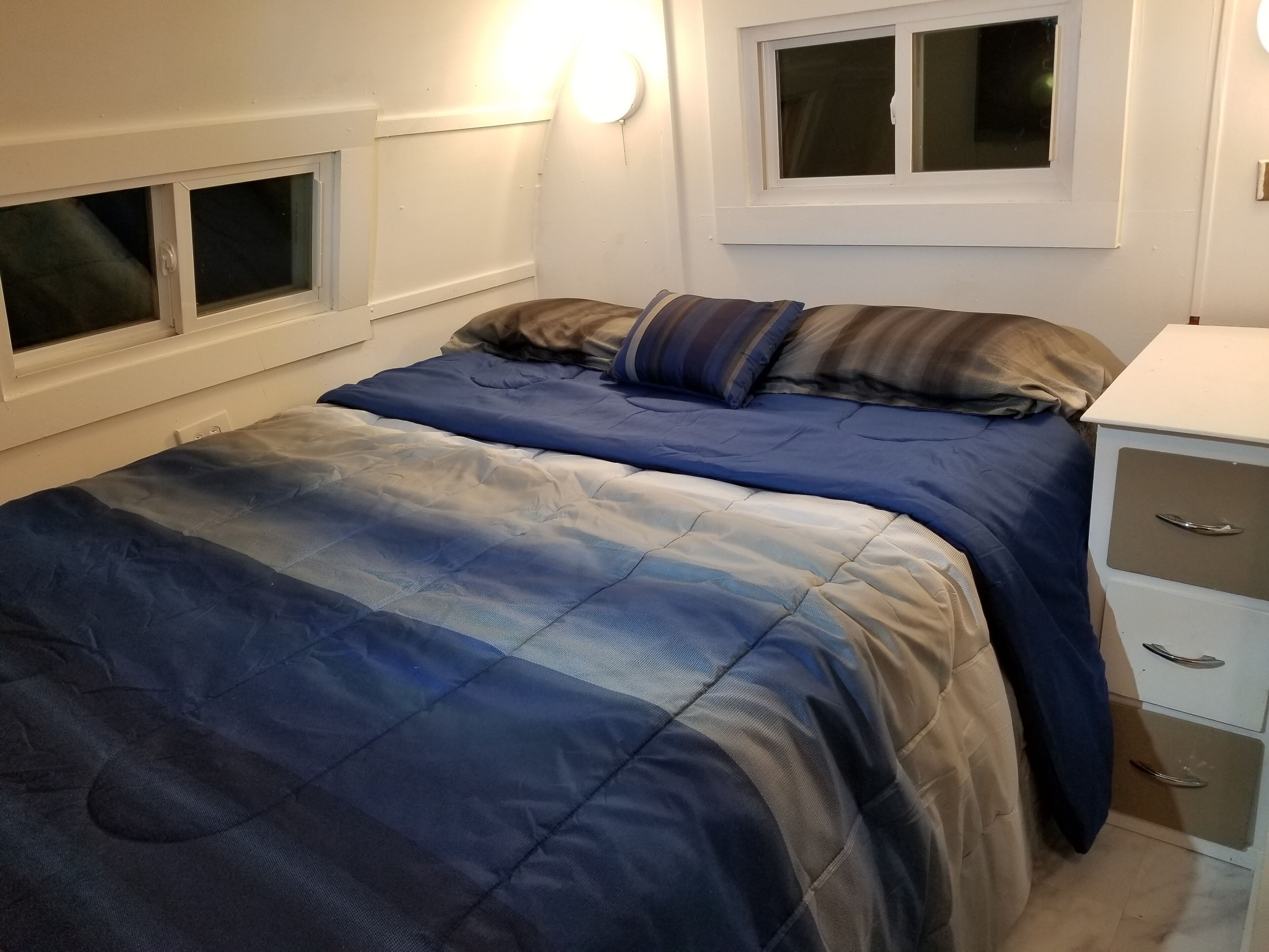 Lake Cottage on Water - Half Price from Competitors !!! in Roanoke, United States
