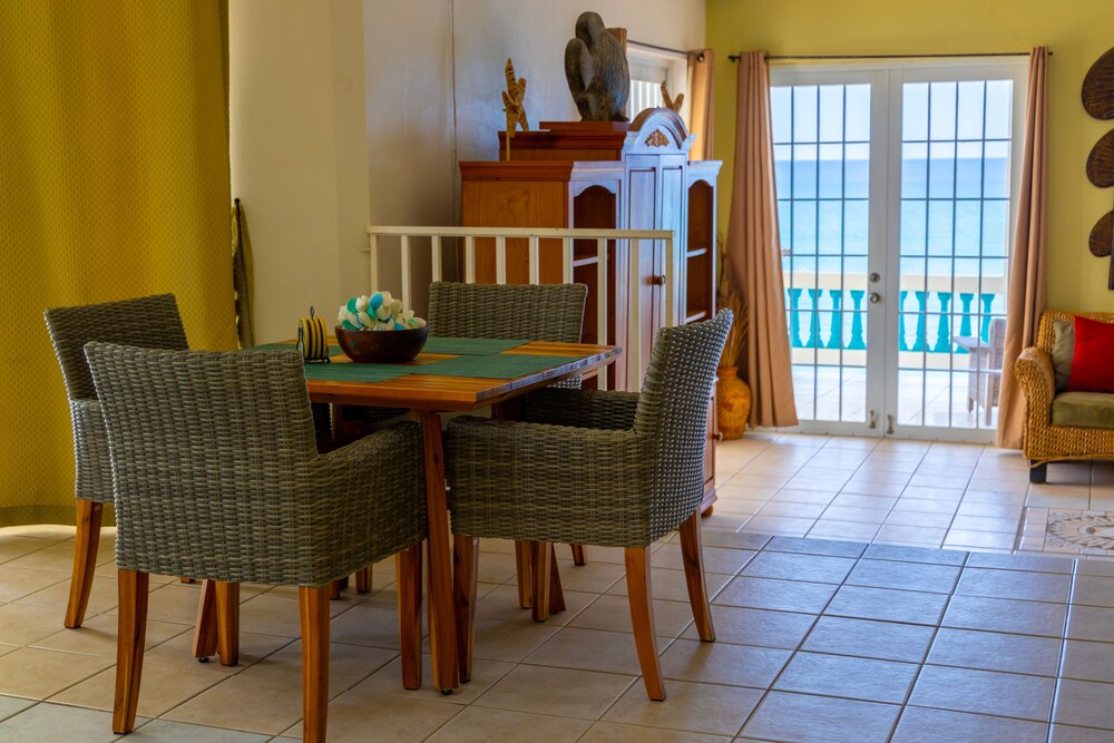 Villa Grenda Oceanfront Honeymooner pet friendly at Stella