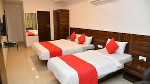 Premium bedding, in-room safe, individually decorated