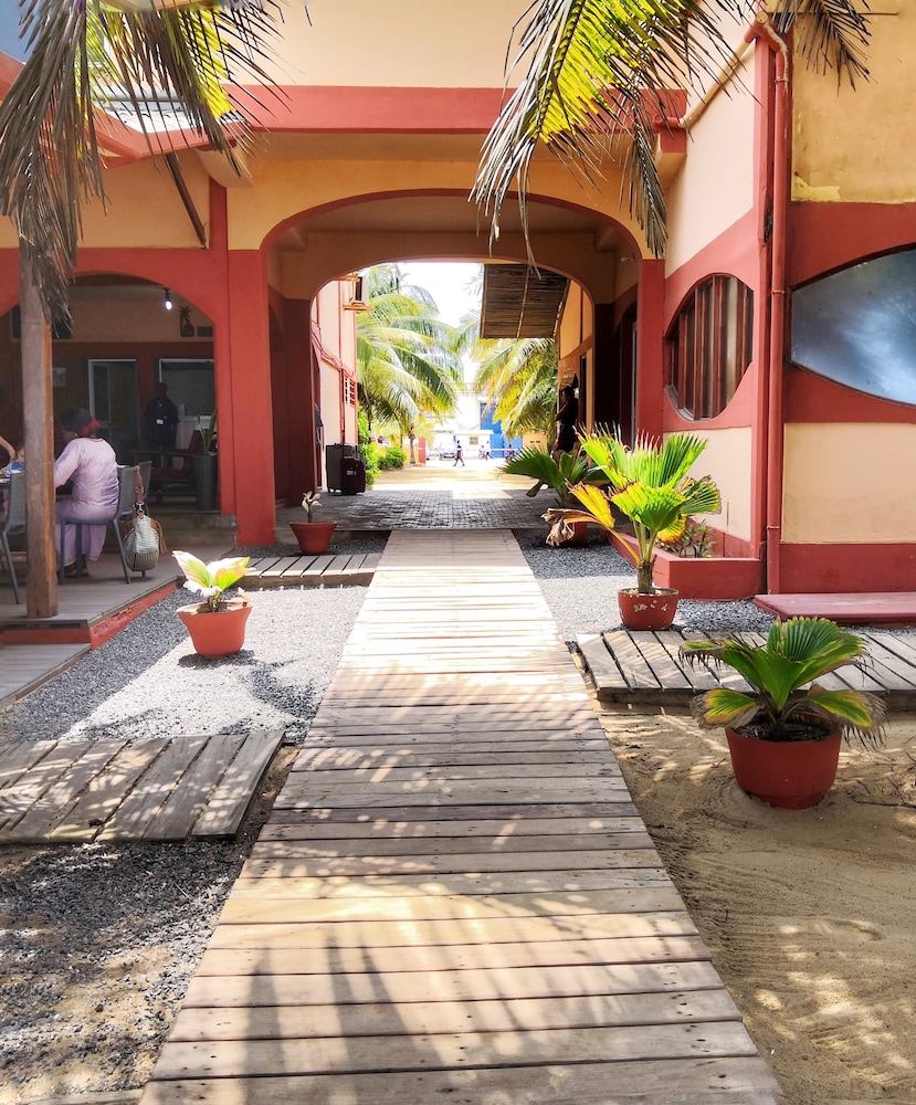 Hôtel Coco beach Rooms, Reviews & Deals (Lomé, TGO) Wotif