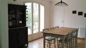 Réfrigérateur, micro-ondes, four, fourneau de cuisine