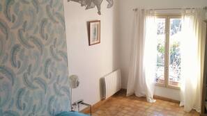 4 chambres, fer et planche à repasser, Wi-Fi