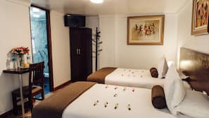 Premium bedding, in-room safe, desk, iron/ironing board