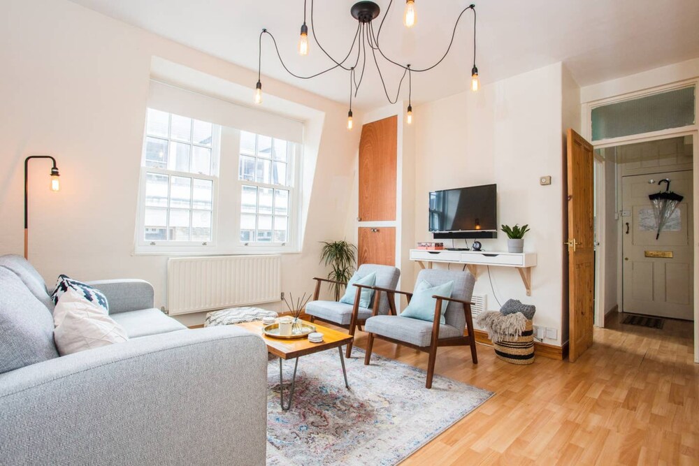 Soho 2 Bedroom Flat By Oxford Circus London