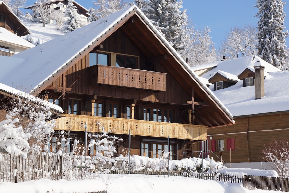 Spacious Penthouse With Stunning Mountain and Lake Views: Ackaert - Top of Thun in Thun, Switzerland