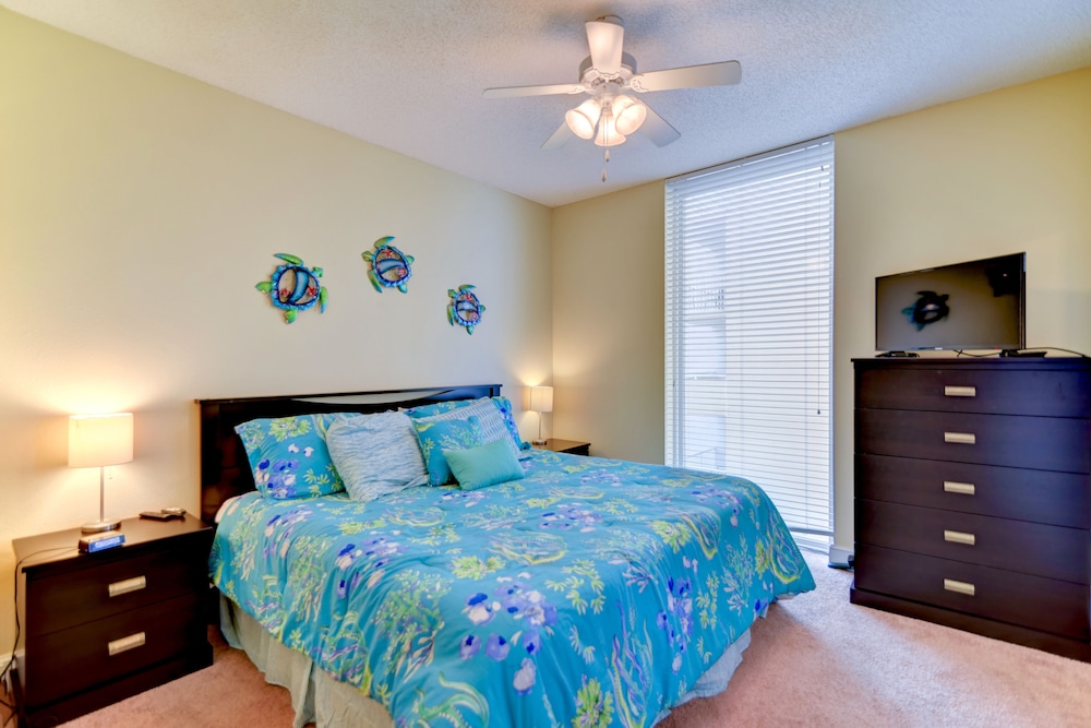 Beachfront Corner unit in Majestic-newly renovated with Beach service included!