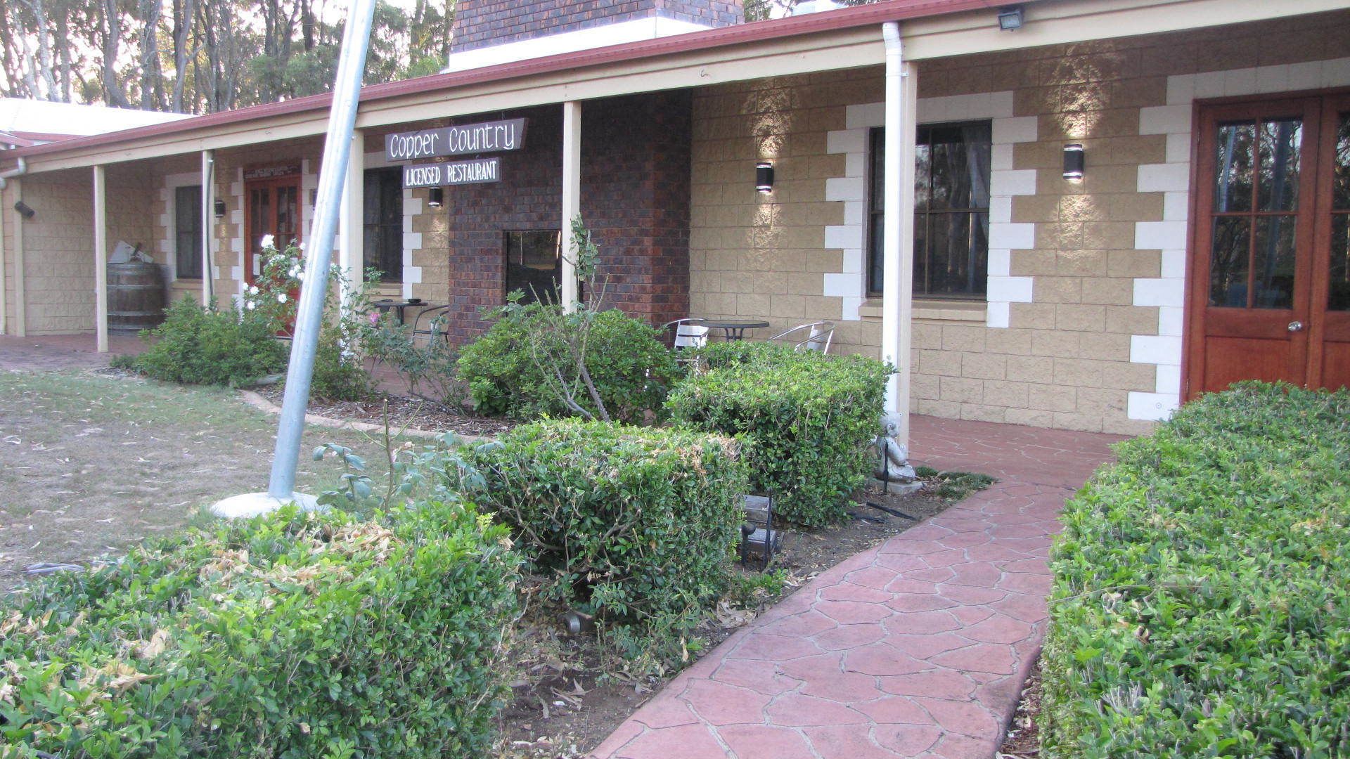 Copper Country Motor Inn & Restaurant