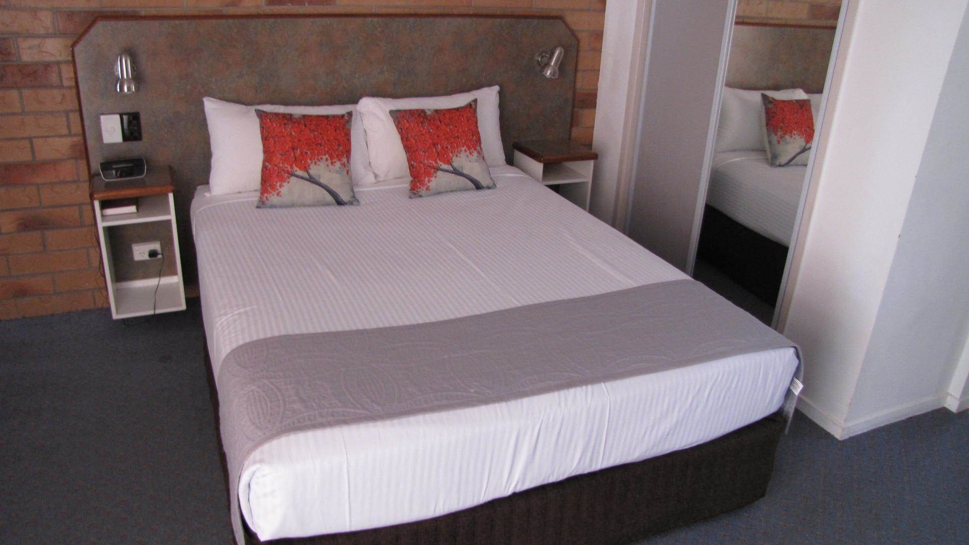 Copper Country Motor Inn & Restaurant