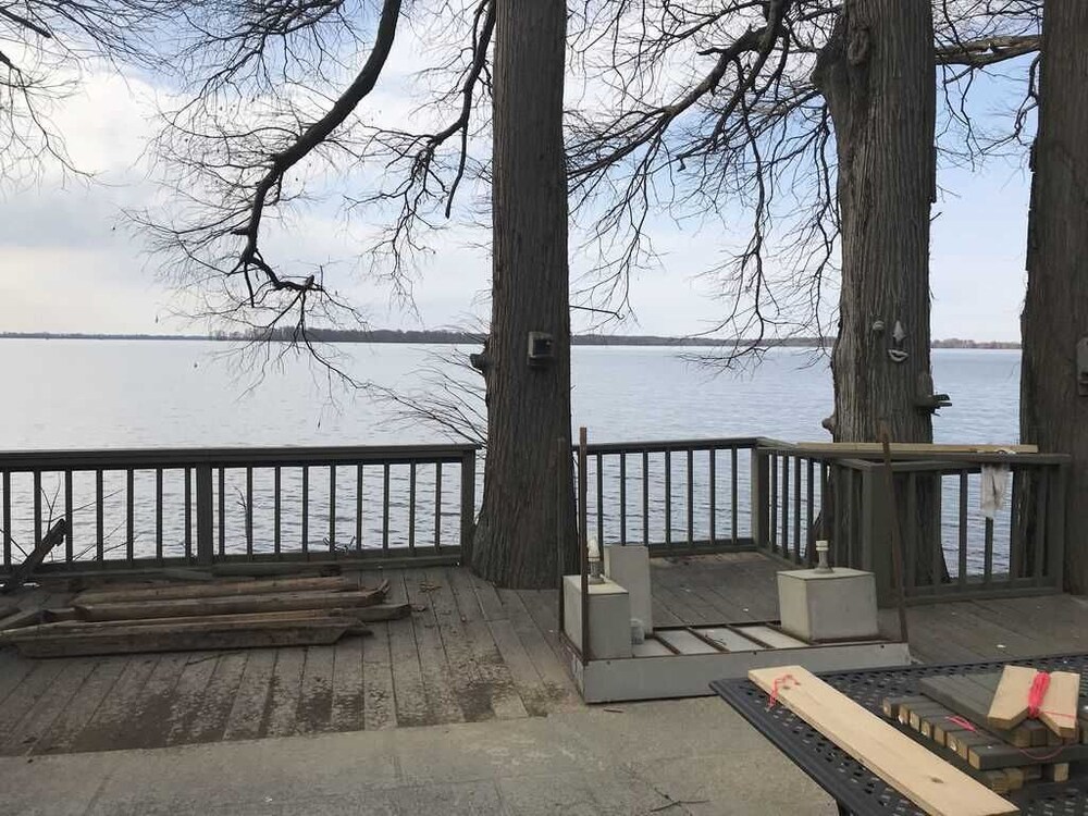 Reelfoot Lakefront 3 Bedroom Cabin, Tons of Space, Enjoy the Fishing