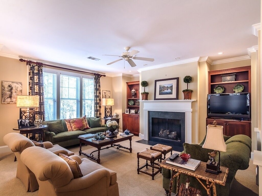 Reynolds Lake Oconee Lake Club Condo in Greensboro Best Rates