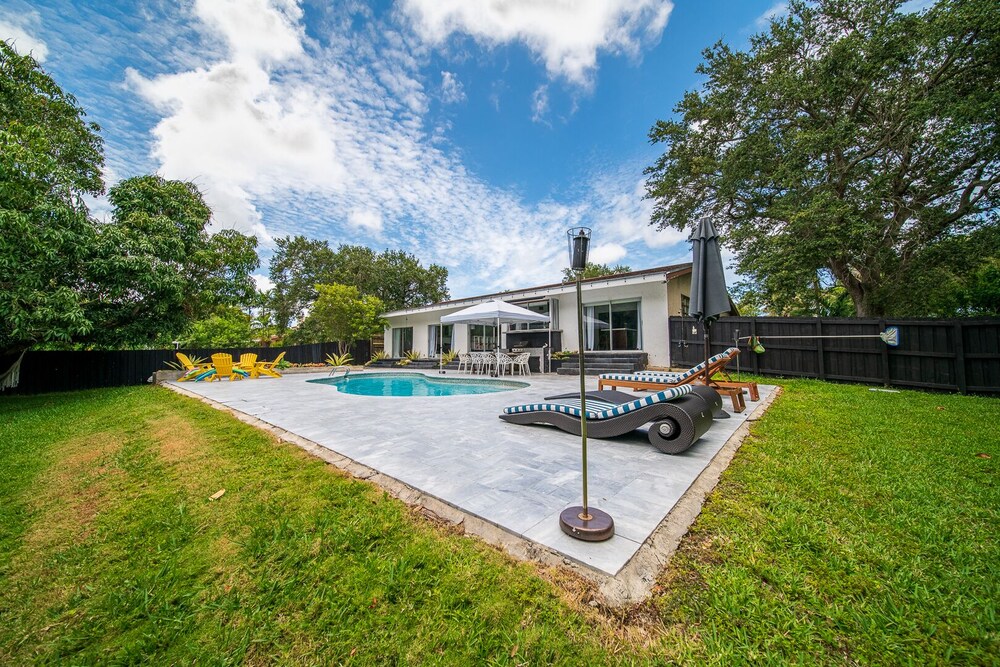 Art Nango tropical pool side retreat.