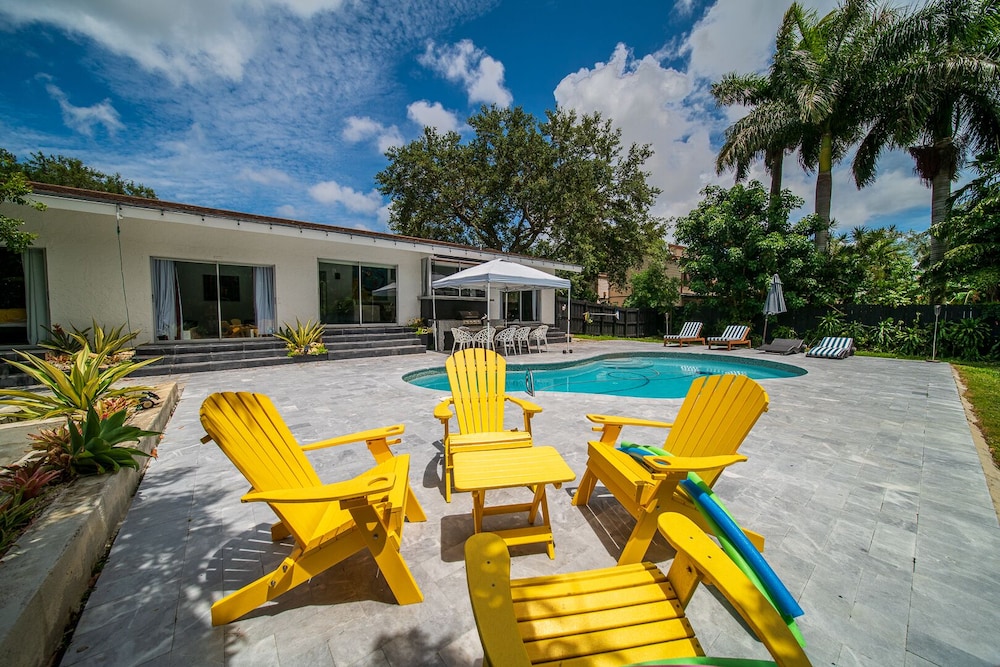 Art Nango tropical pool side retreat.