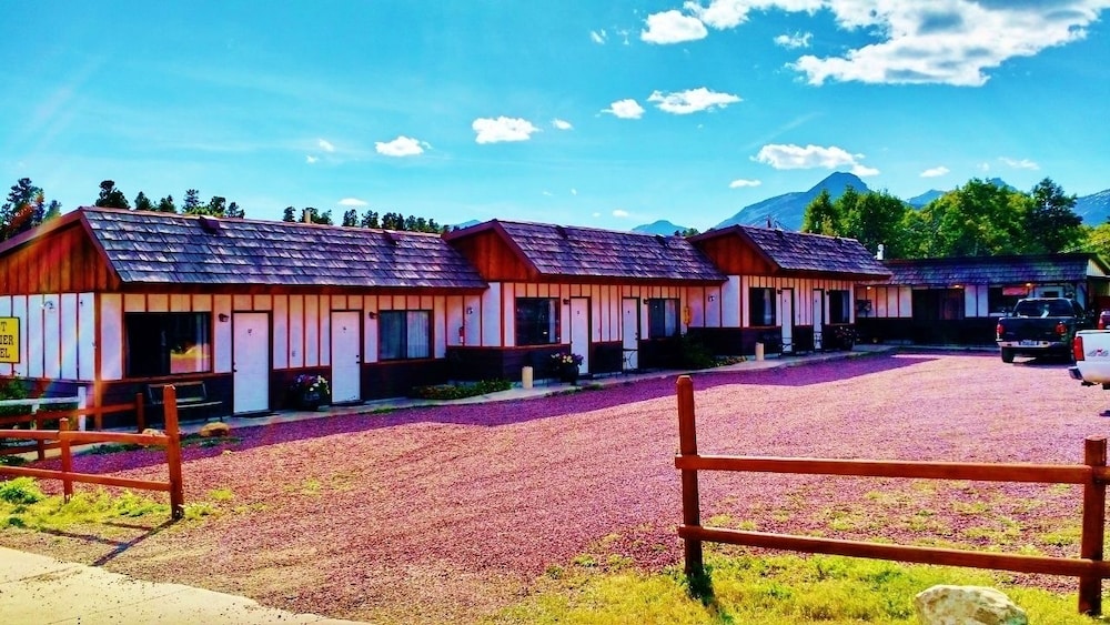 Little Hiltinns Egm In East Glacier Park Hotel Rates Reviews