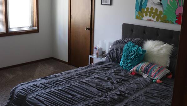 4 bedrooms, Internet, bed sheets