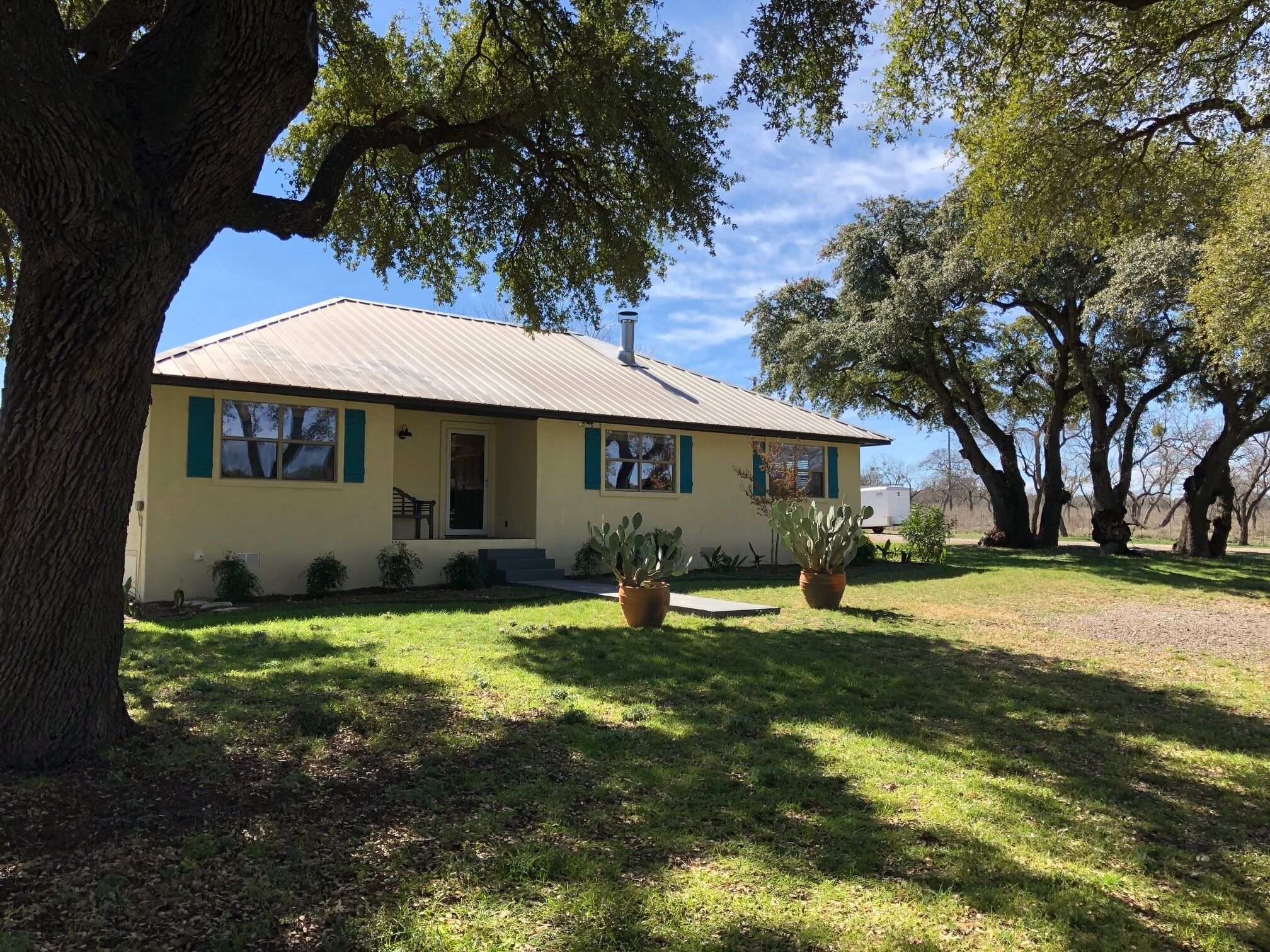 Llano River Frontage House in Junction, United States