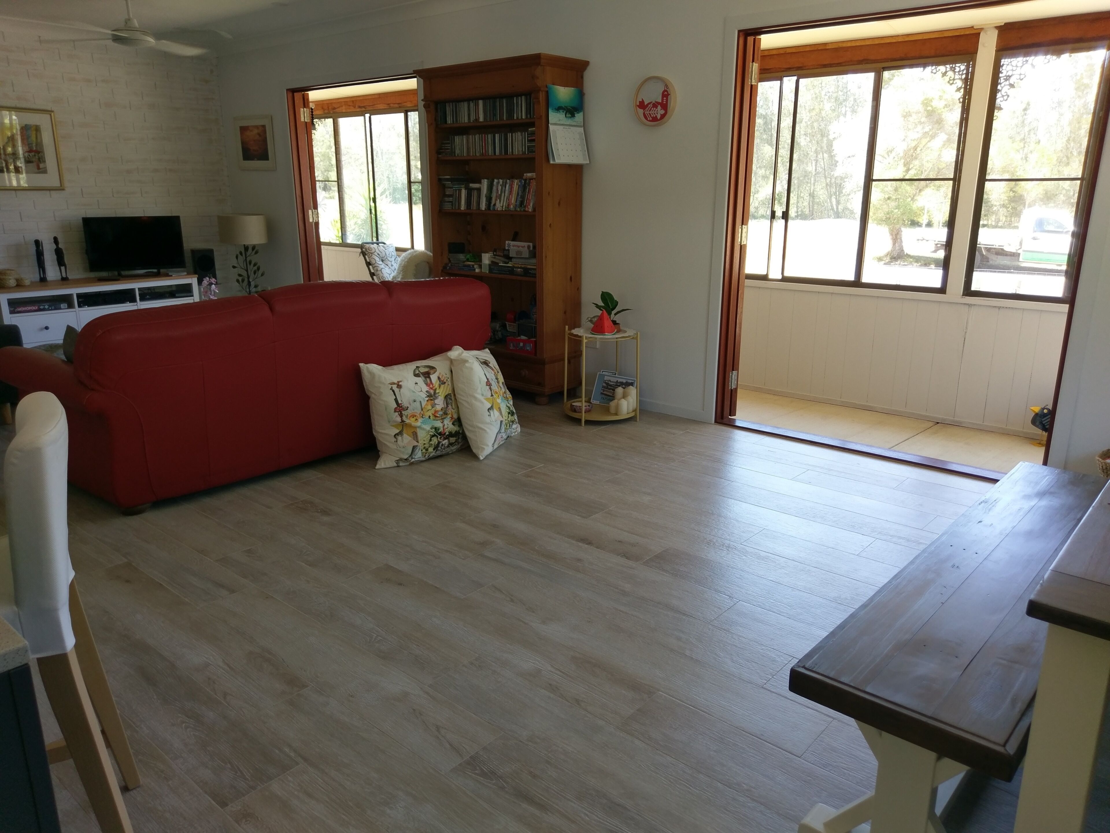 Dolphins, dugongs, migratory birds, fishing, kayaking, beach 300 mtr - Toorbul